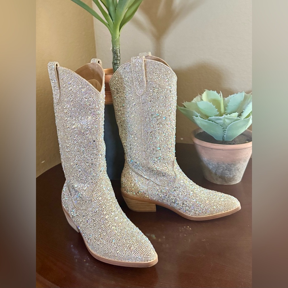 Madden Girl Women's Reford Western Rhinestone Boots NWOT